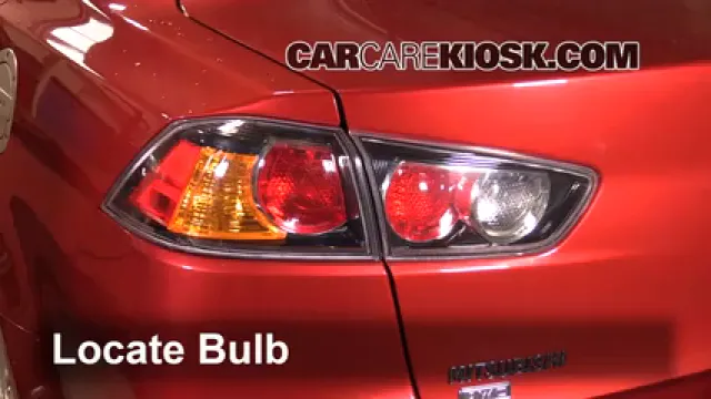 2012 Mitsubishi Lancer SE 2.4L 4 Cyl. Éclairage Feux de marche arrière (remplacer une ampoule)